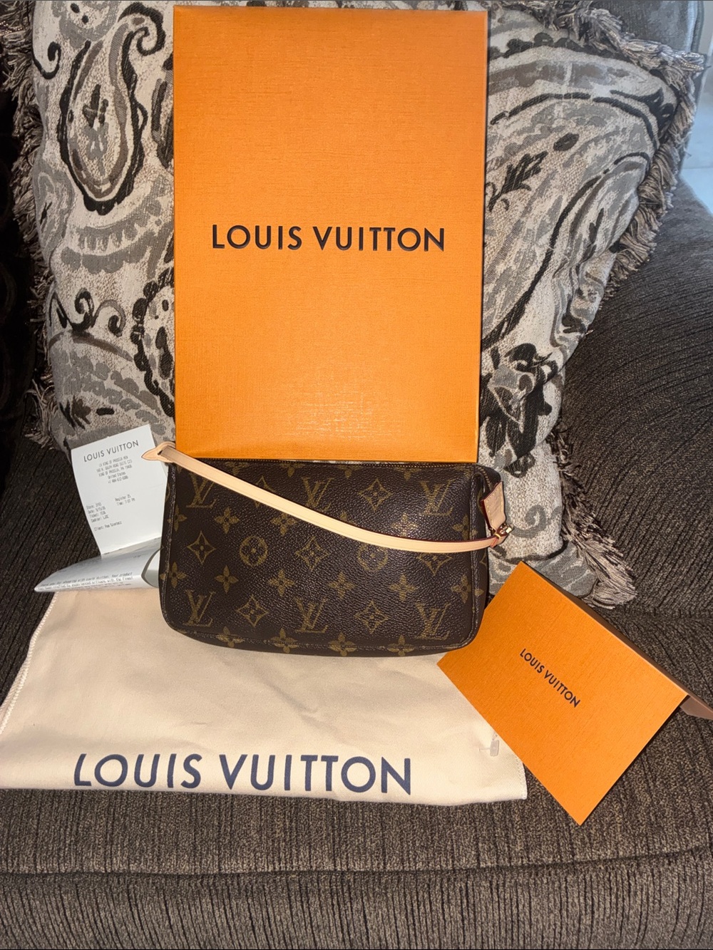 Louis Vuitton Pouchette